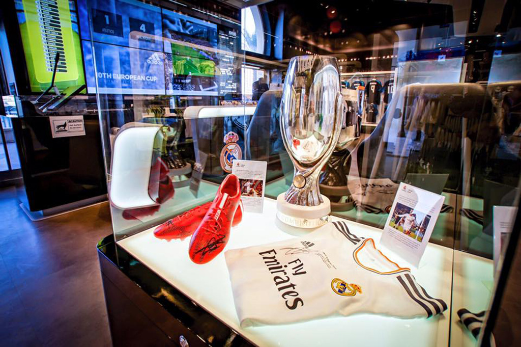 Mobili: Real Madrid Store